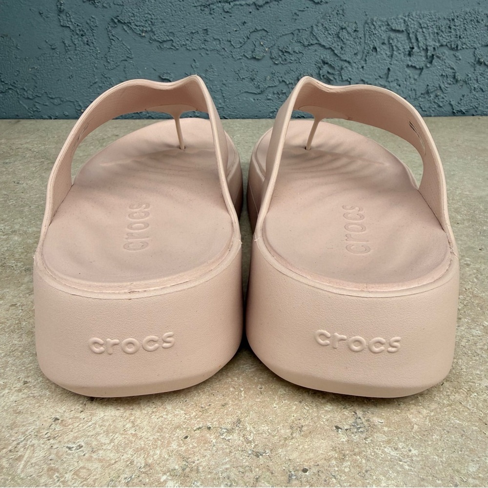 CROCS Getaway Platform Flip in Pink 9 NWOT - Picture 4 of 7